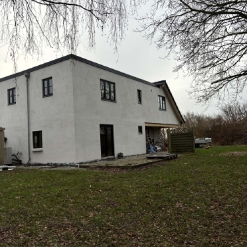 Færdig tilbygning integreret med eksisterende bolig