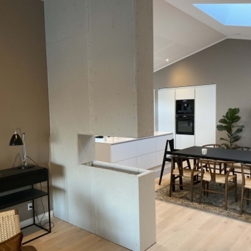 Totalrenovering af bolig med nyt køkken og ombygning