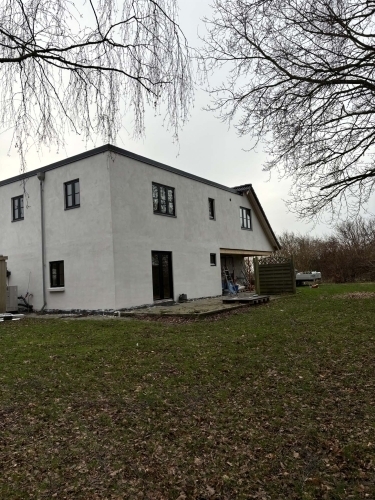 Færdig tilbygning integreret med eksisterende bolig